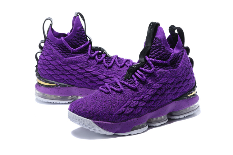 tenis lebron james feminino