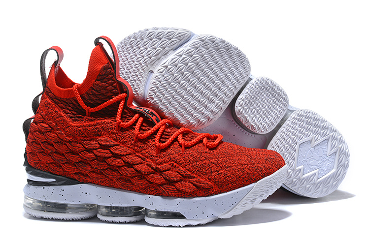 lebron james sapatos
